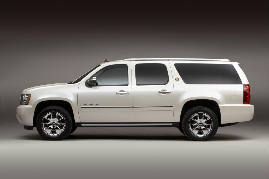  Chevrolet Suburban 75th Anniversary Diamond Edition 2010 года  (фото 8 из 8)